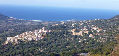 Le village d'Aregno en Corse