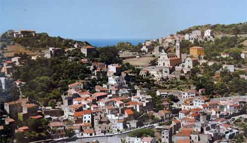 Vue du village de Corbara en Haute Corse