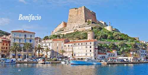 photo du port et du et le Bastion de l'étendard à Bonifacio en Corse du Sud