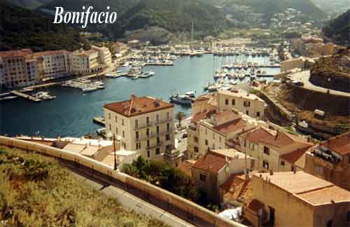 Vue sur le port de Bonifacio Corse