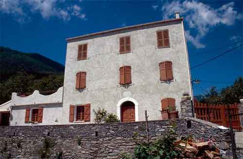  Maison Maroselli au village de Novale  Corse