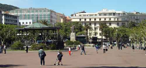la place Saint Nicolas à Bastia Corse