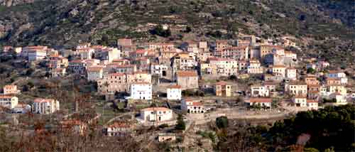Panorama du village de Pietralba 