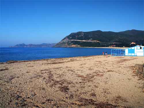 la façade maritime : La plage de Lozari 