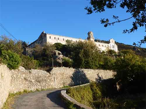 Le couvent Saint Dominique sur la route de Pigna