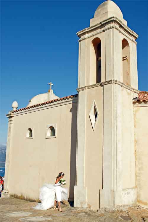 Jour de mariage à Notre-Dame de la Serra