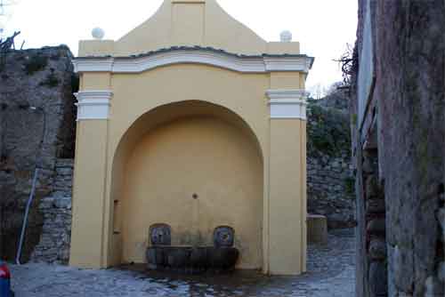 La fontaine de Lavatoggio après une restauration  