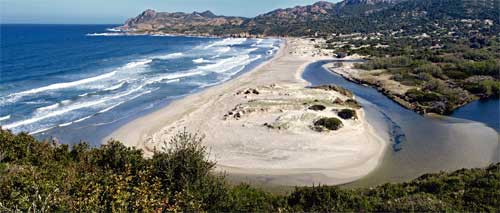 Palasca - La plage et le fleuve de l'Ostriconi