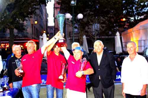 Les vainqueurs du tournoi de pétanque à Ile Rousse en 2013