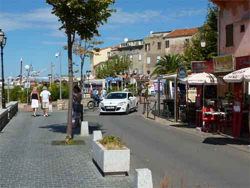 Ballade sur les quais de Saint Florent en Corse