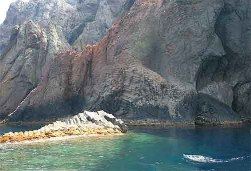 promenade en bateau entre porto et girolata